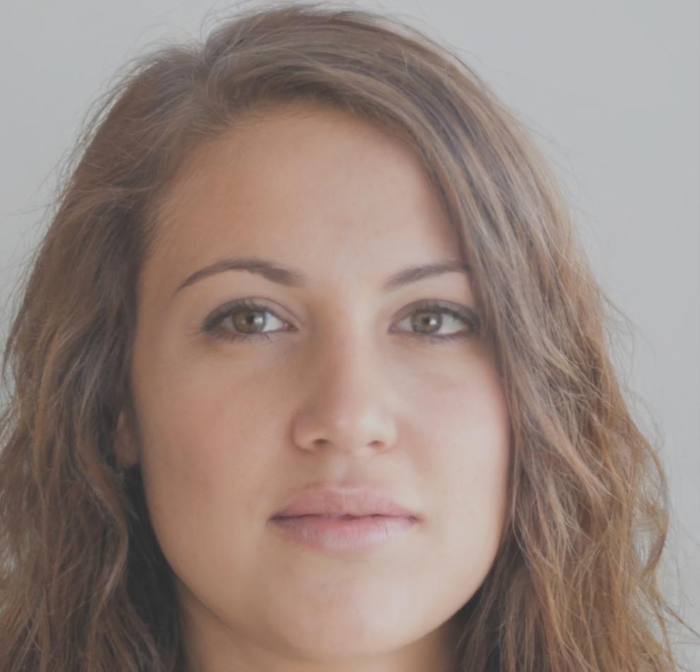 Ana Ruiz, propietaria de salón de belleza